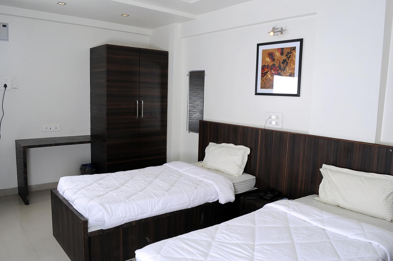 Hotel Suresh Inn Pune Ngoại thất bức ảnh